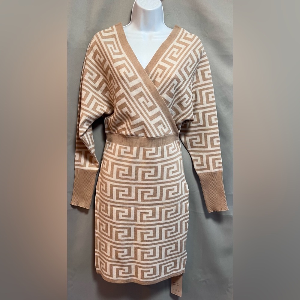 Emery Rose Clasi Geo Pattern Surplice Neck-V Sz Small Sweater Dress